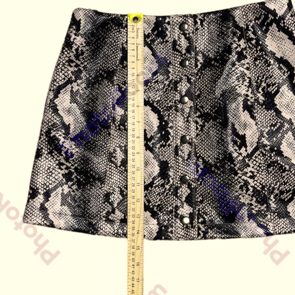 Urban Outfitters Snake Print mini Skirt Button Up Size M - Picture 5 of 11